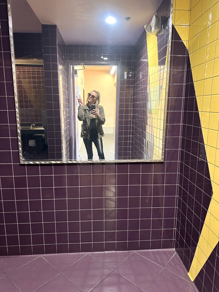 Universal Studios Hollywood Mirror Selfie