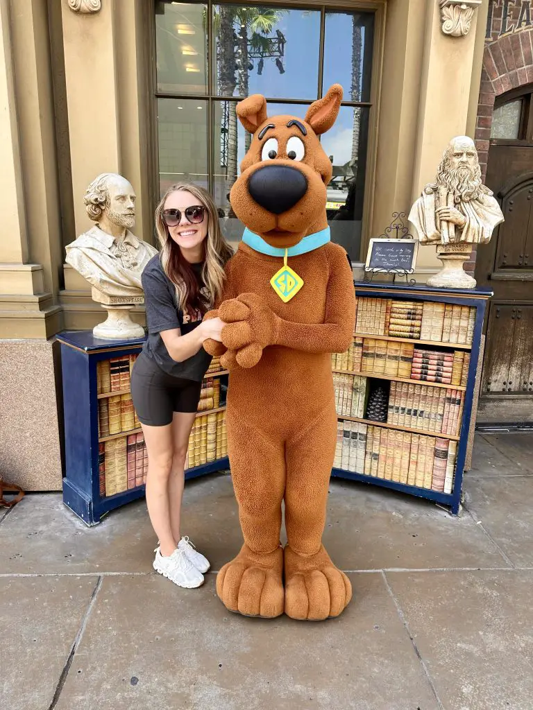 best things to do at universal studios hollywood meet scooby doo